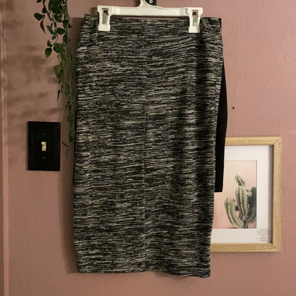 Gray pencil skirt